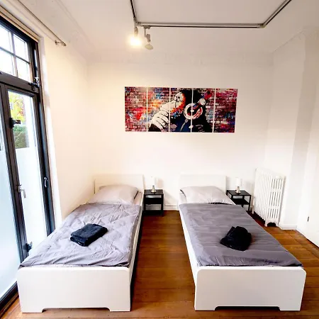 Work & Near Hamburg Apartment *