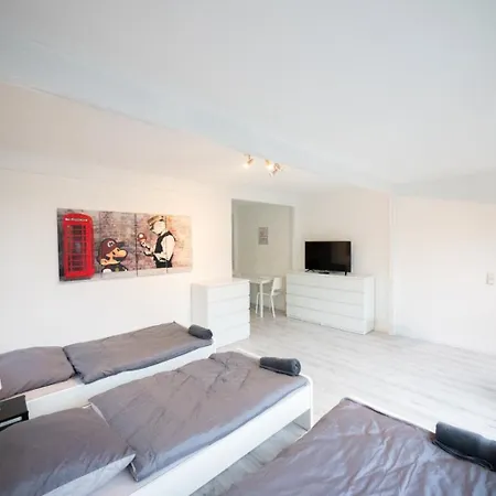 Work & Near Hamburg Apartment *